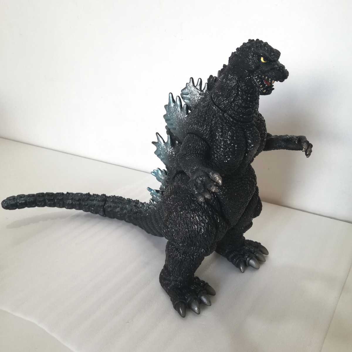 円谷プロバンダイJAPAN ゴモラ 全長36センチ