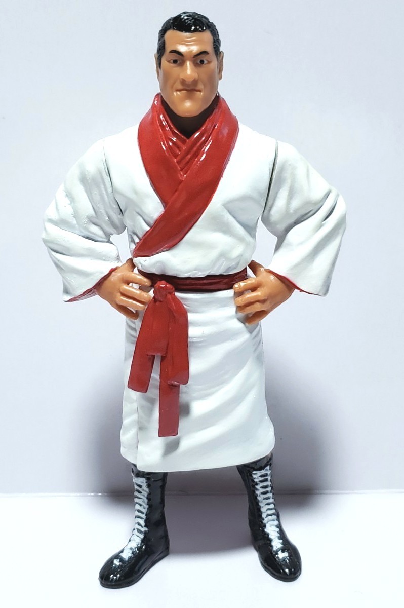 新日本プロレス アントニオ猪木フィギュア2体セット 赤タオル 引退試合