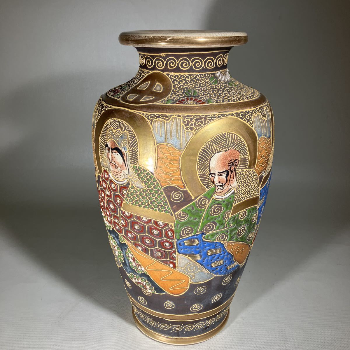 2107 明治時代 名工【寿山造】 薩摩焼 金彩色絵花蝶文 花瓶 時代物2107