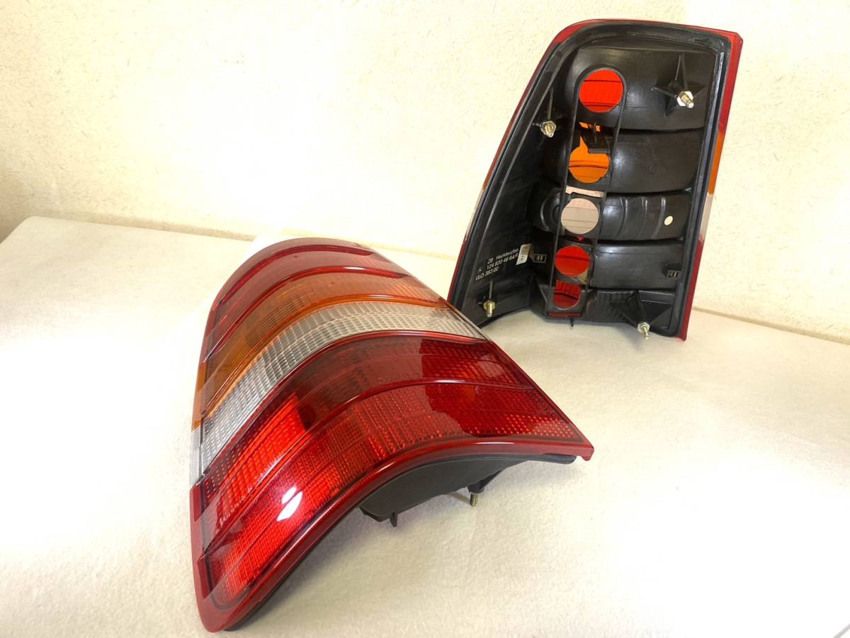 メルセデス・ベンツ W124 Eクラスワゴン 純正テールランプ 左右セット