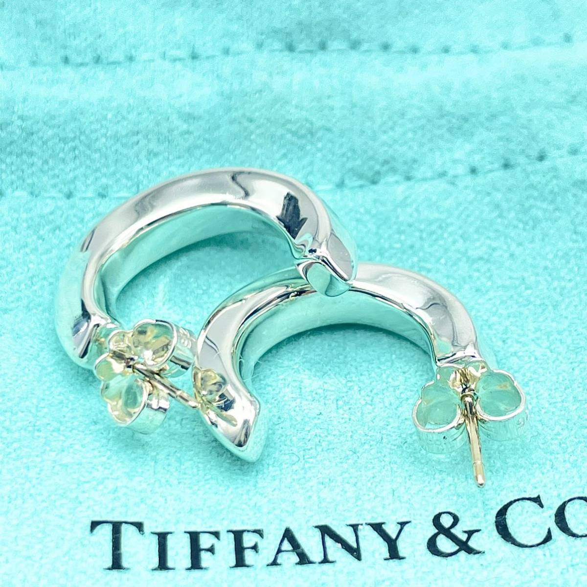 廃盤】ティファニー ナイフエッジ フープ ピアス TIFFANY シルバー