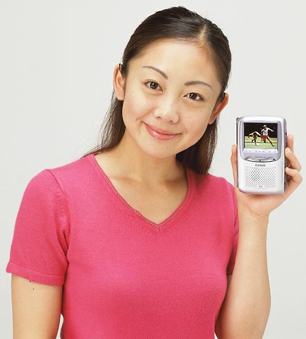 カシオ、連続4時間駆動モデルなどポータブル液晶TV2機種