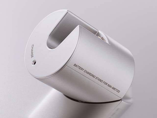 ソニー、メモリースティックDuo対応の新ネットワークウォークマン