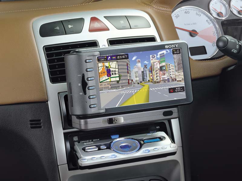 ソニー、HDDカーナビ「XYZ」にインダッシュモデルを追加
