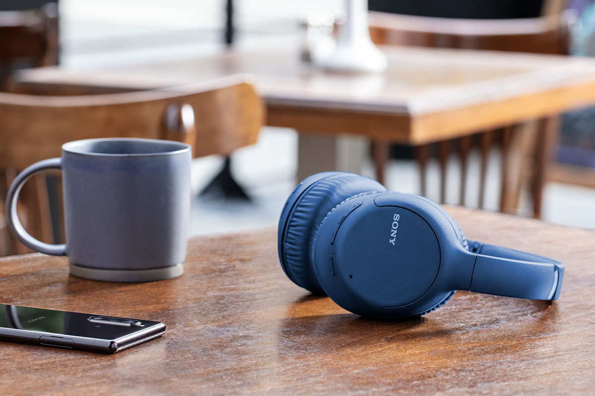 ソニー、NC機能進化、35時間再生できるBluetoothヘッドフォン「WH