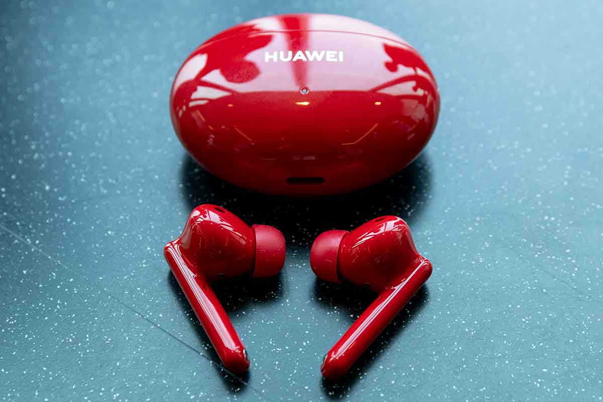 ファーウェイ、AIでノイズ低減する9,680円のANC完全ワイヤレス - AV Watch