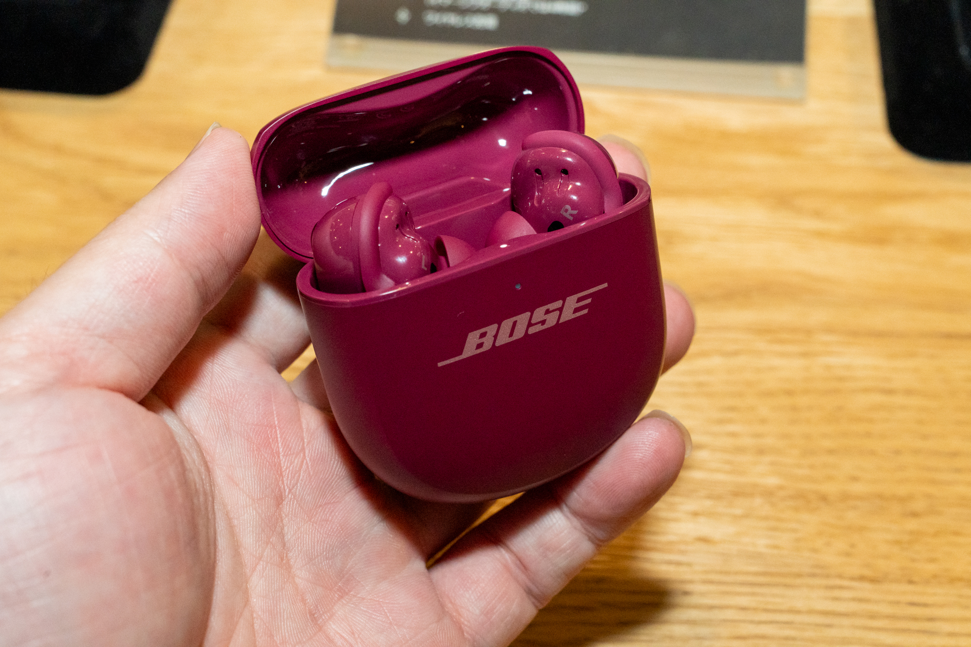 ボーズ、動画向け空間オーディオやNC/外音取り込み強化「QuietComfort