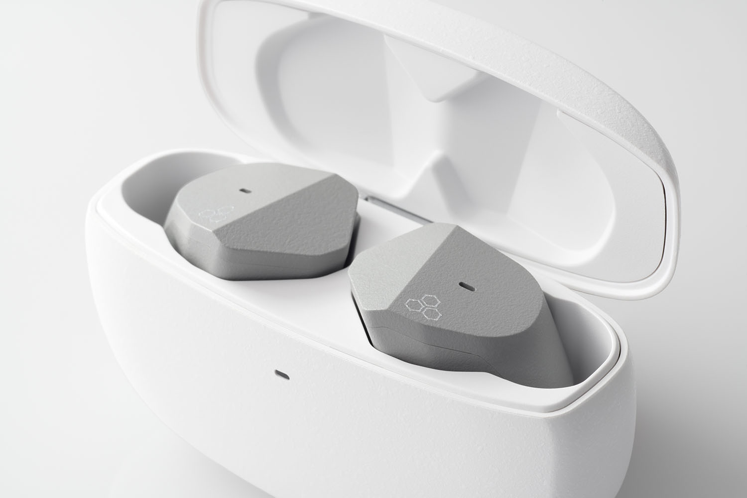 final、ASMR特化完全ワイヤレス「ZE3000 for ASMR」クラファン開始