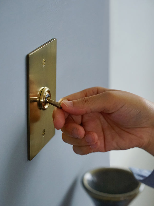 真鍮プレートスイッチ | AXCIS ONLINE