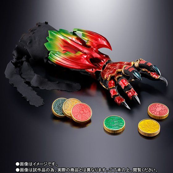 仮面ライダーオーズ』腕に着用できる1/1モデル「TAMASHII Lab アンク