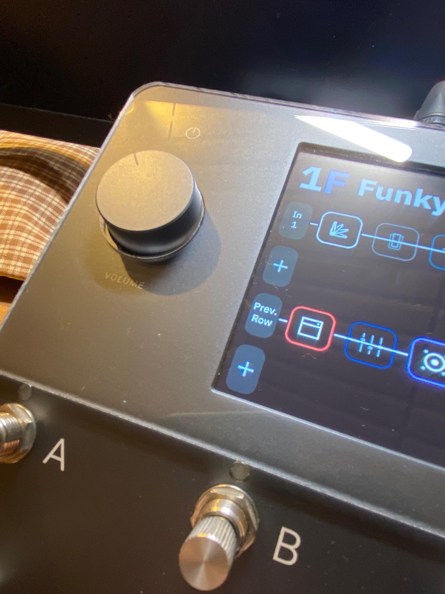 アクリルマーケット｜お客様がデザインしたアクリル板のQuad Cortex