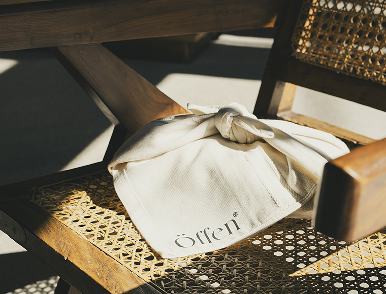 square-MOCCALA / NAVY | Offen