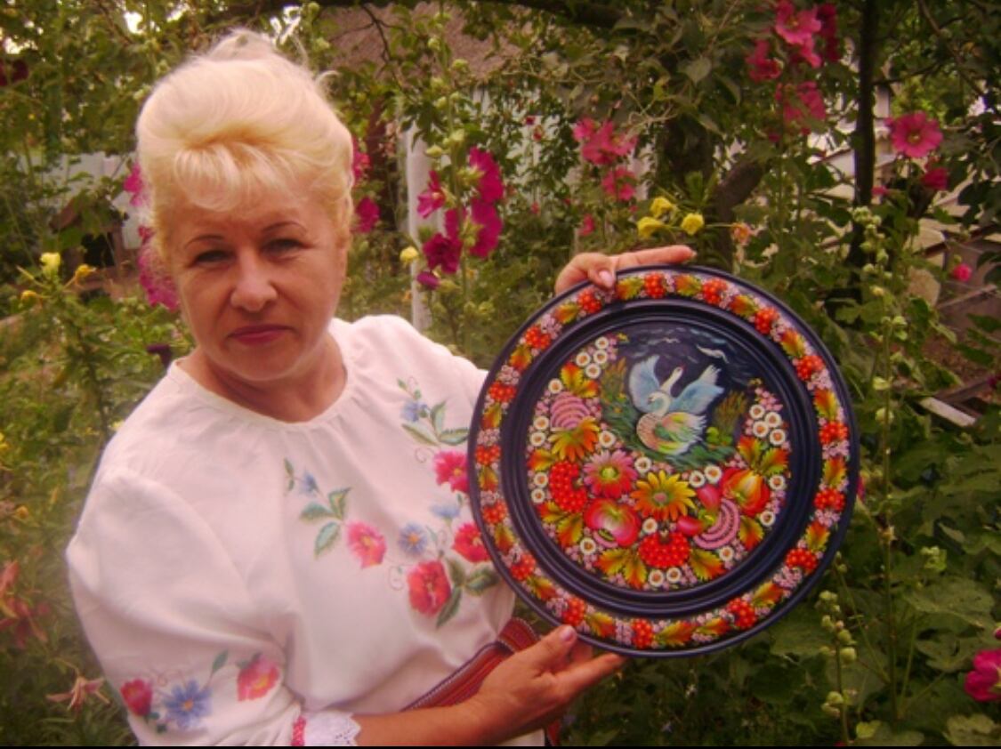 ペトリキフカ塗りの巨匠ホメンコ・ヴァレンティナ・ペトリヴナについて