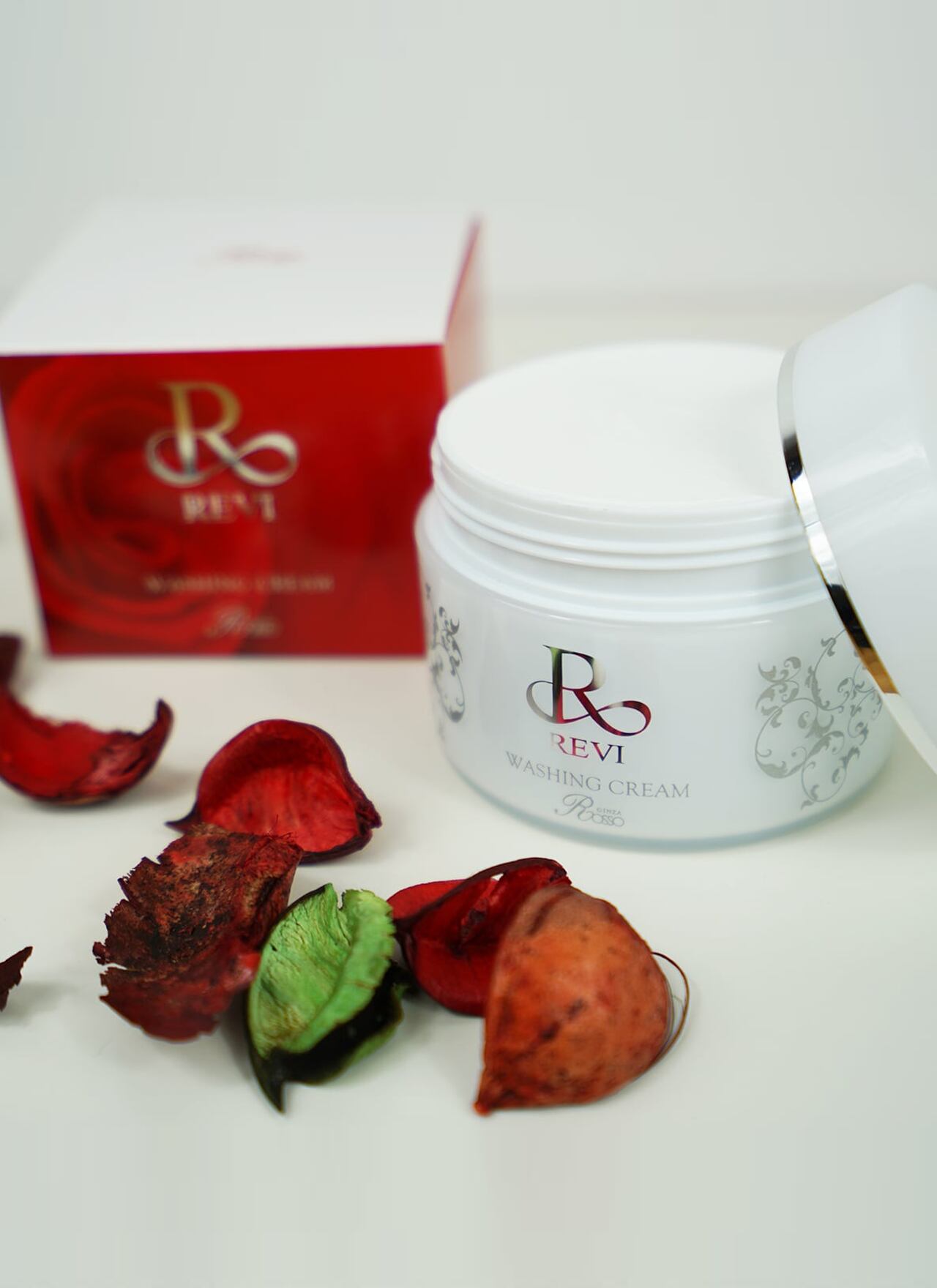 REVI(ルヴィ)の洗顔料「ウォッシングクリーム」の効果と泡立て方