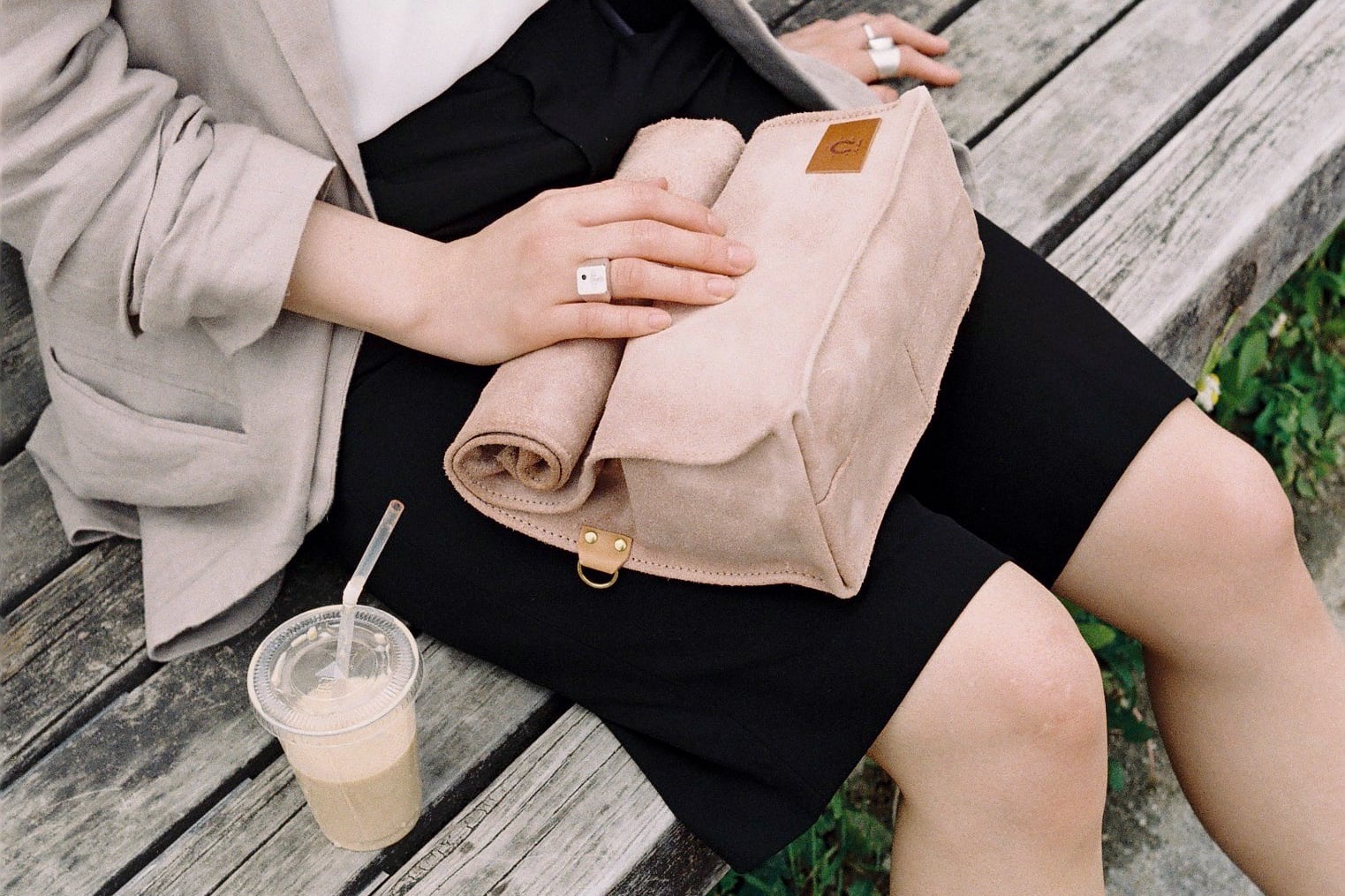 あなたの旅の相棒に。 レザーブランド＜LALUCE＞と、当企画限定の