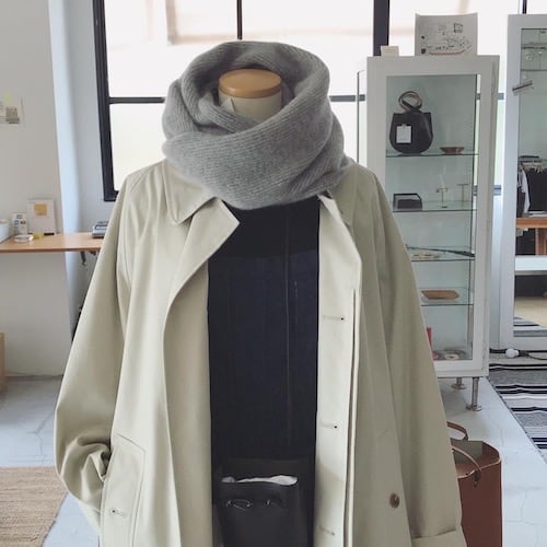 BATONERのカシミヤフォックスのスヌードなど。。 | a flat shop