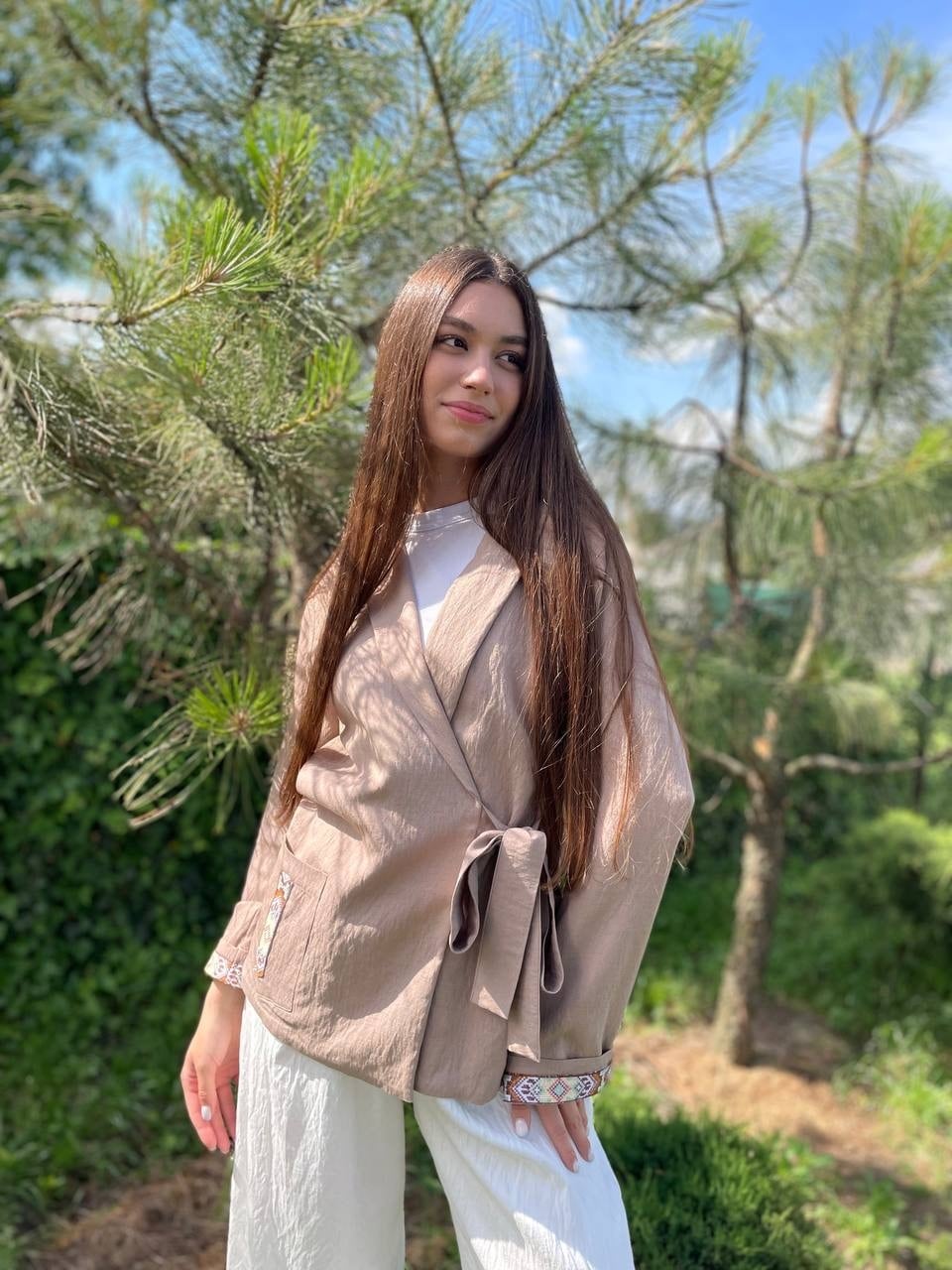 ペトリキウカ塗りのプレート （ヴァレンティナ・ホロべッツ）20cm