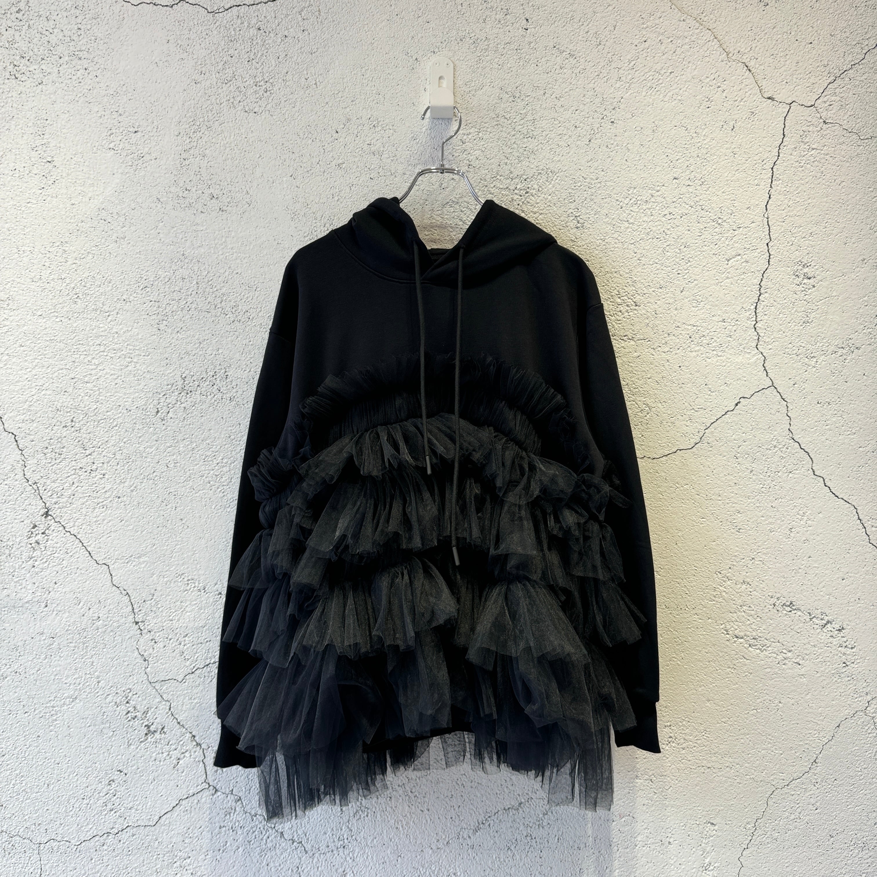 VIVIANO / Gathered Tulle Hoodie / BLACK | ふぁいん