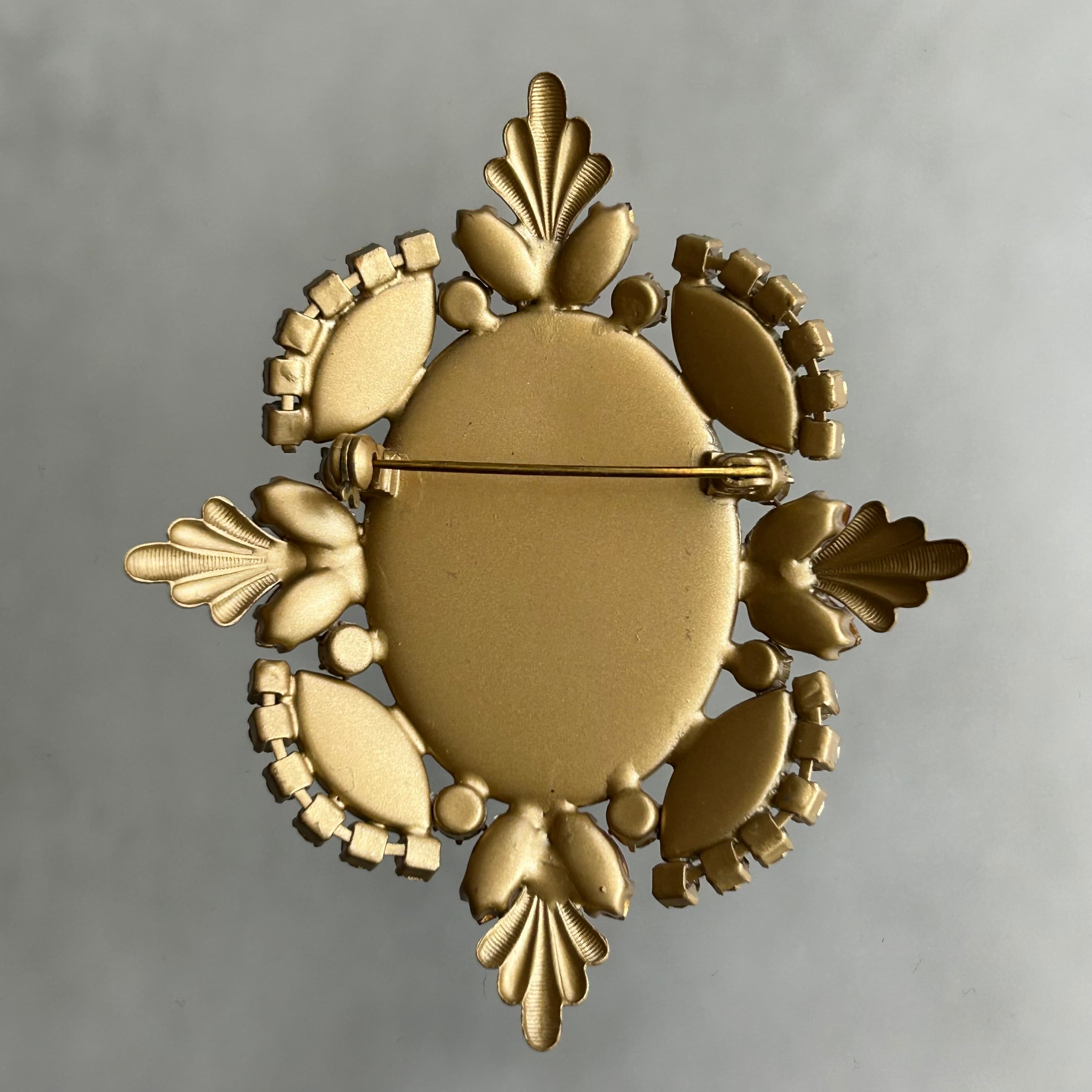 ヴィンテージガラスアクセサリー】ブローチ (リリー&アイリス