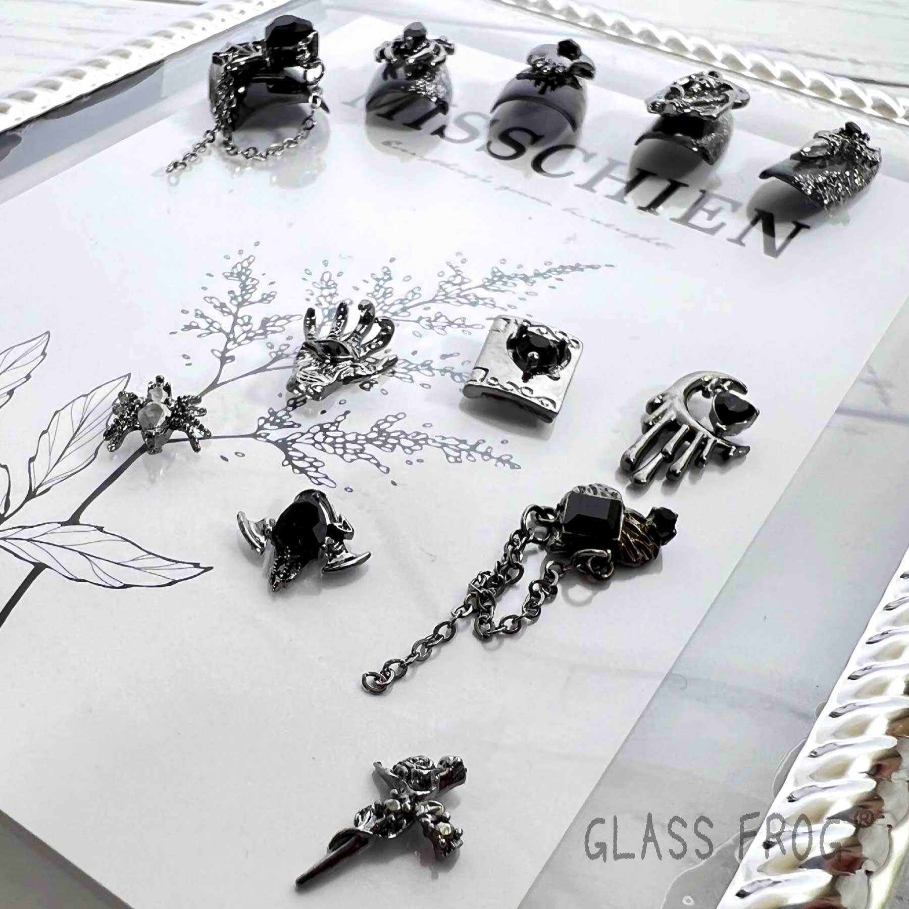 ネイルパーツ メタルパーツ 24個 地雷系 シルバー×ブラック 揺れる