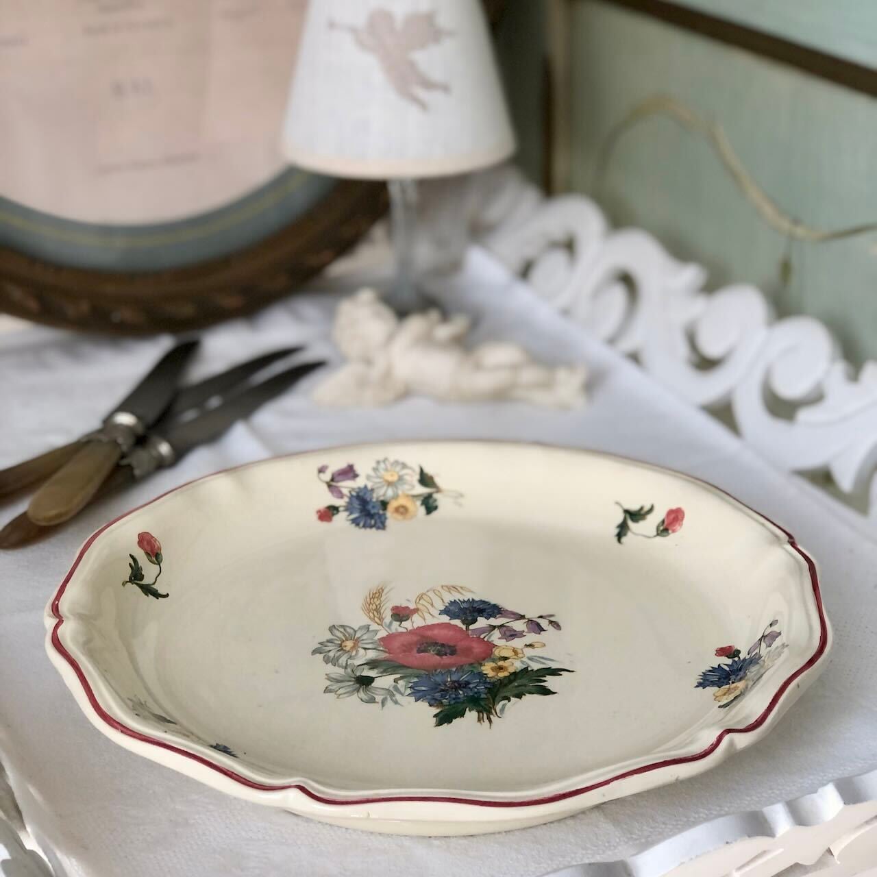 花リム・高台付き ケーキ皿 ディゴワン・サルグミンヌ「アグレスト