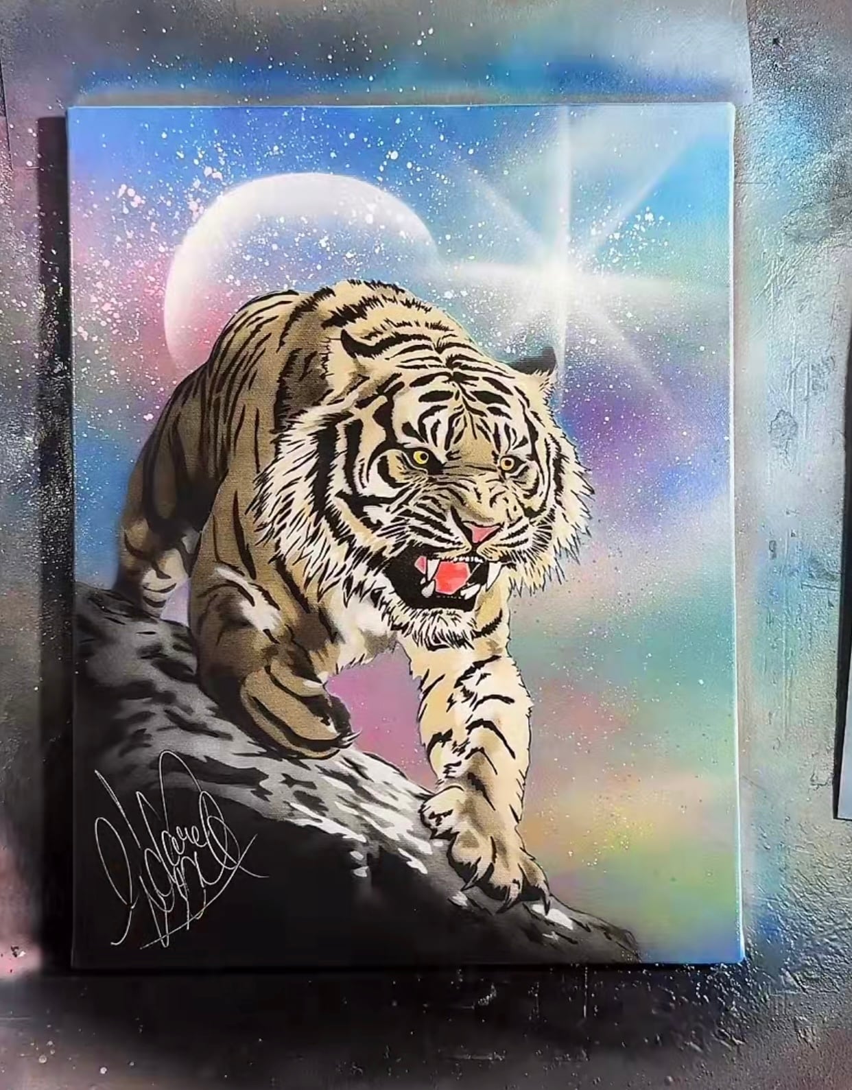 スプレーアート 虎 F6サイズ Satoshi 昨日のスプレーアート！！ 新たに