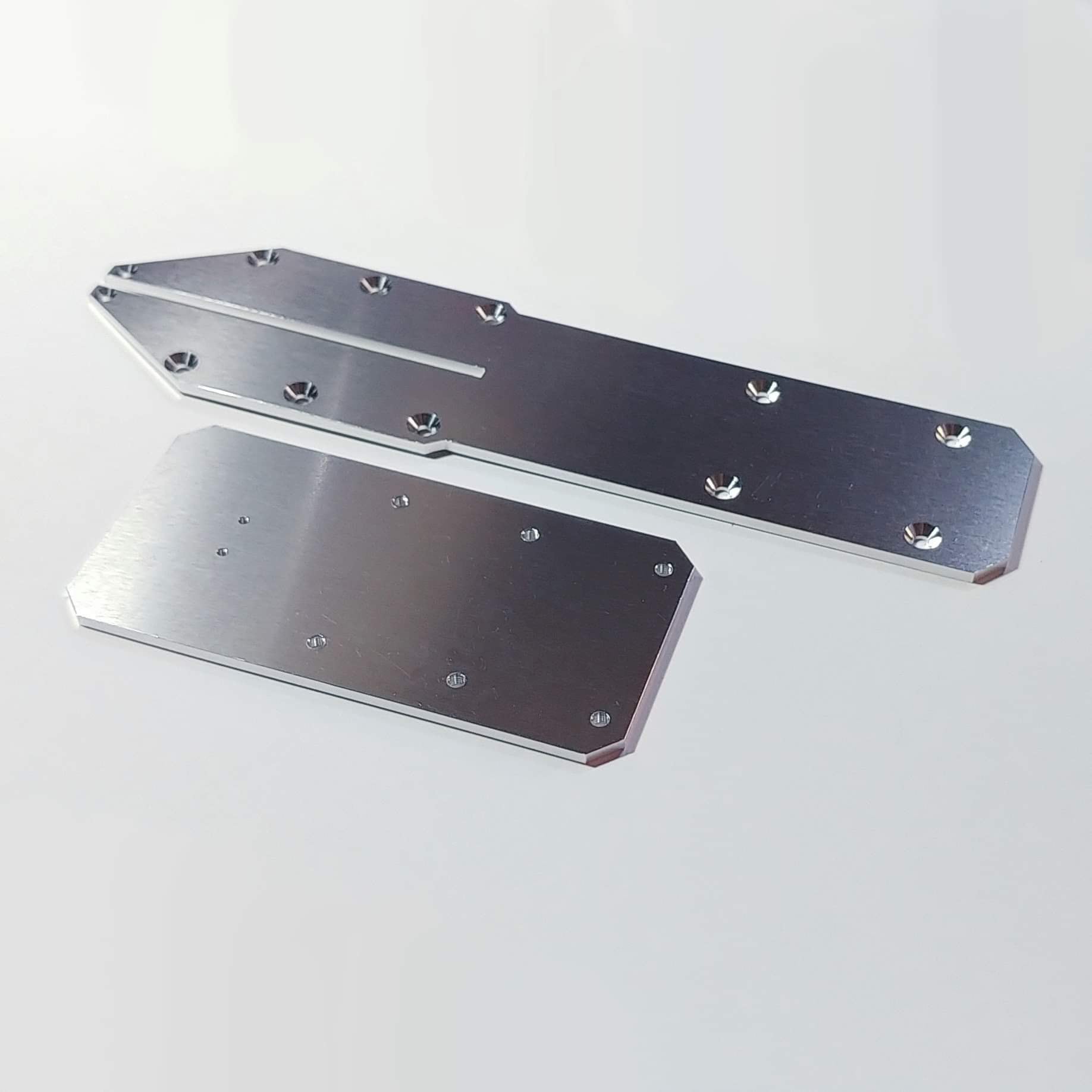 マニア向けwww】DT-03用ミッドシップ化アルミシャーシセット