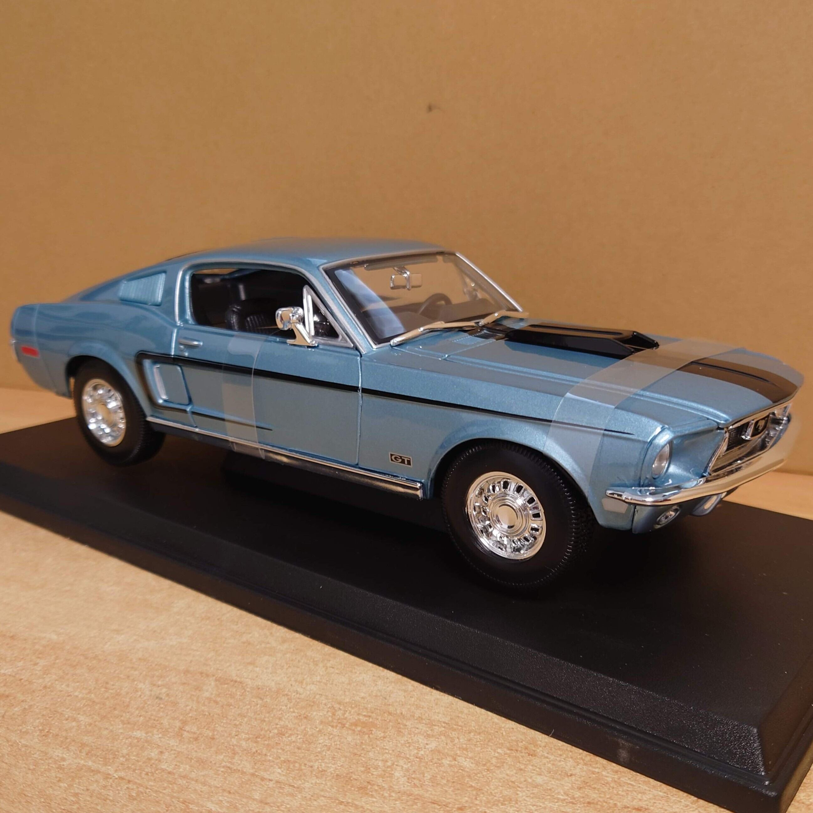 1/18 フォードマスタングGTコブラ ジェット 1968 ブルー Ford Mustang