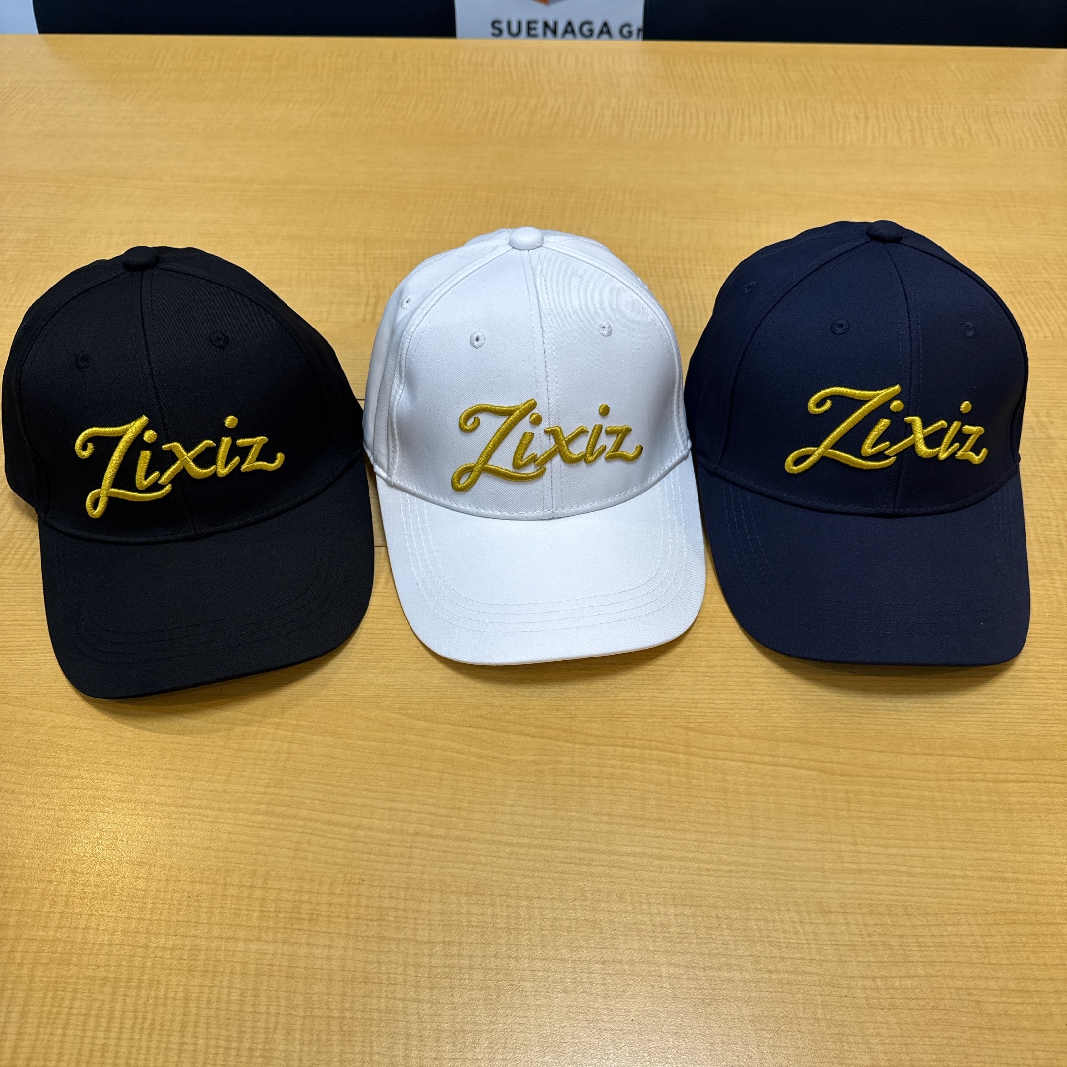 新型刺繍ZIXIZのキャップ3色展開 ゴールド刺繍 品番:25CA003 | ZIXIZ