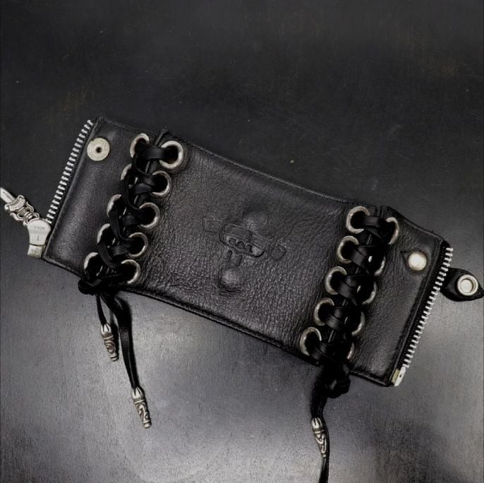 CHROME HEARTS クロムハーツ レザーリストバンド スモールCHクロス