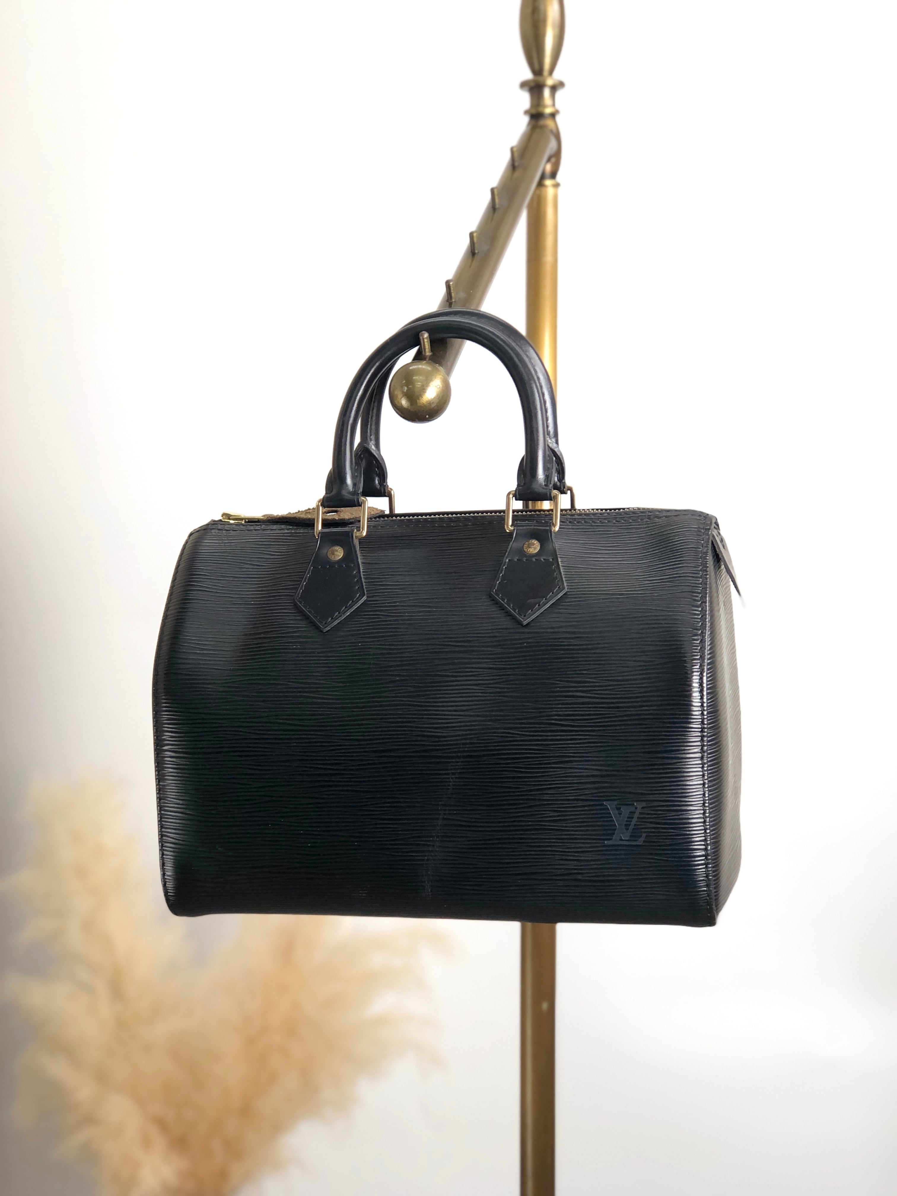 LOUIS VUITTON ルイヴィトン エピ ハンドバッグ ブラック レザー