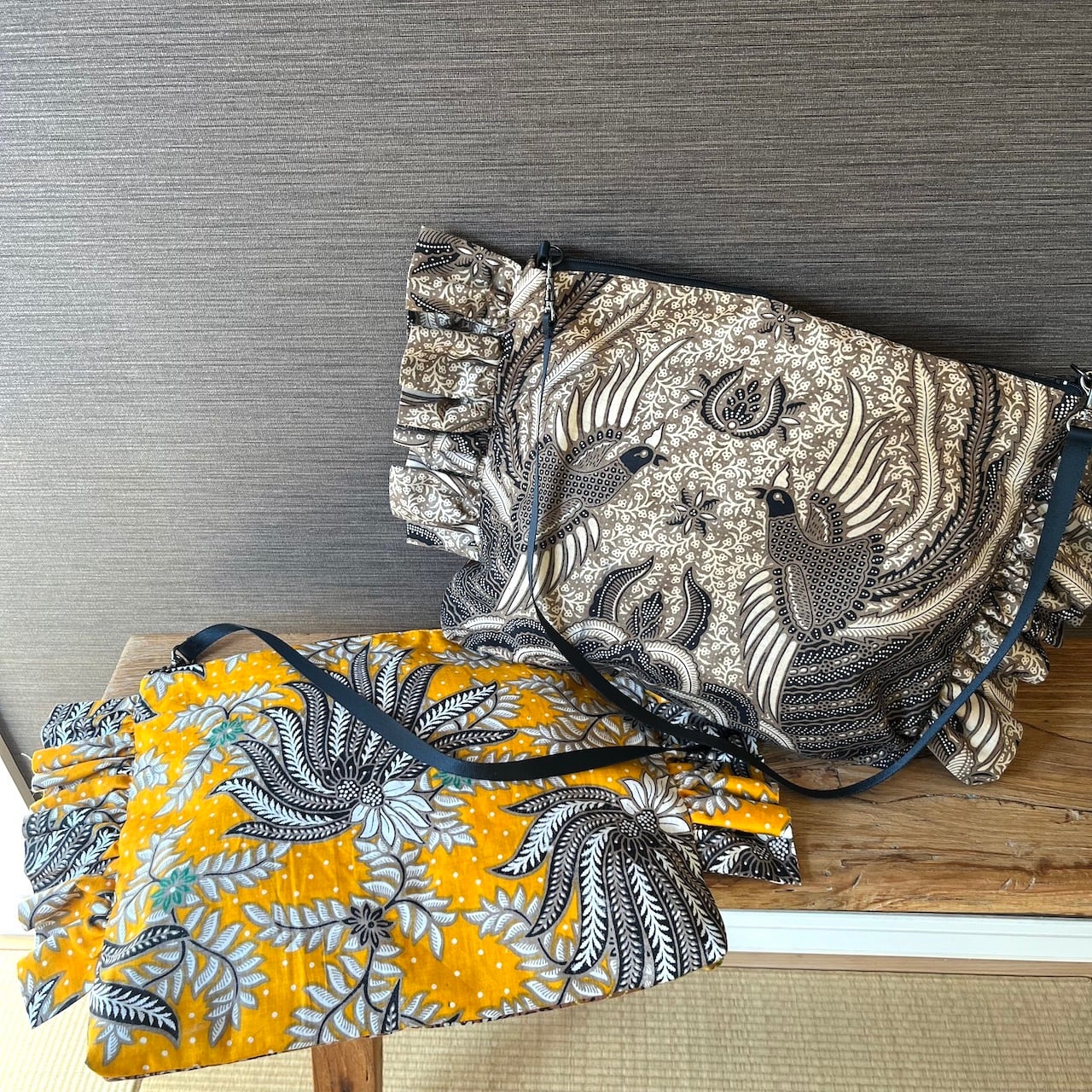 インドネシアバティックzip ショルダーバッグ | lalasenorita