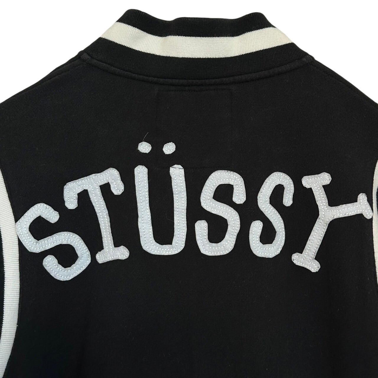 stussy ステューシー スタジャン 刺繍ロゴ バックロゴ ドクロ シャネル