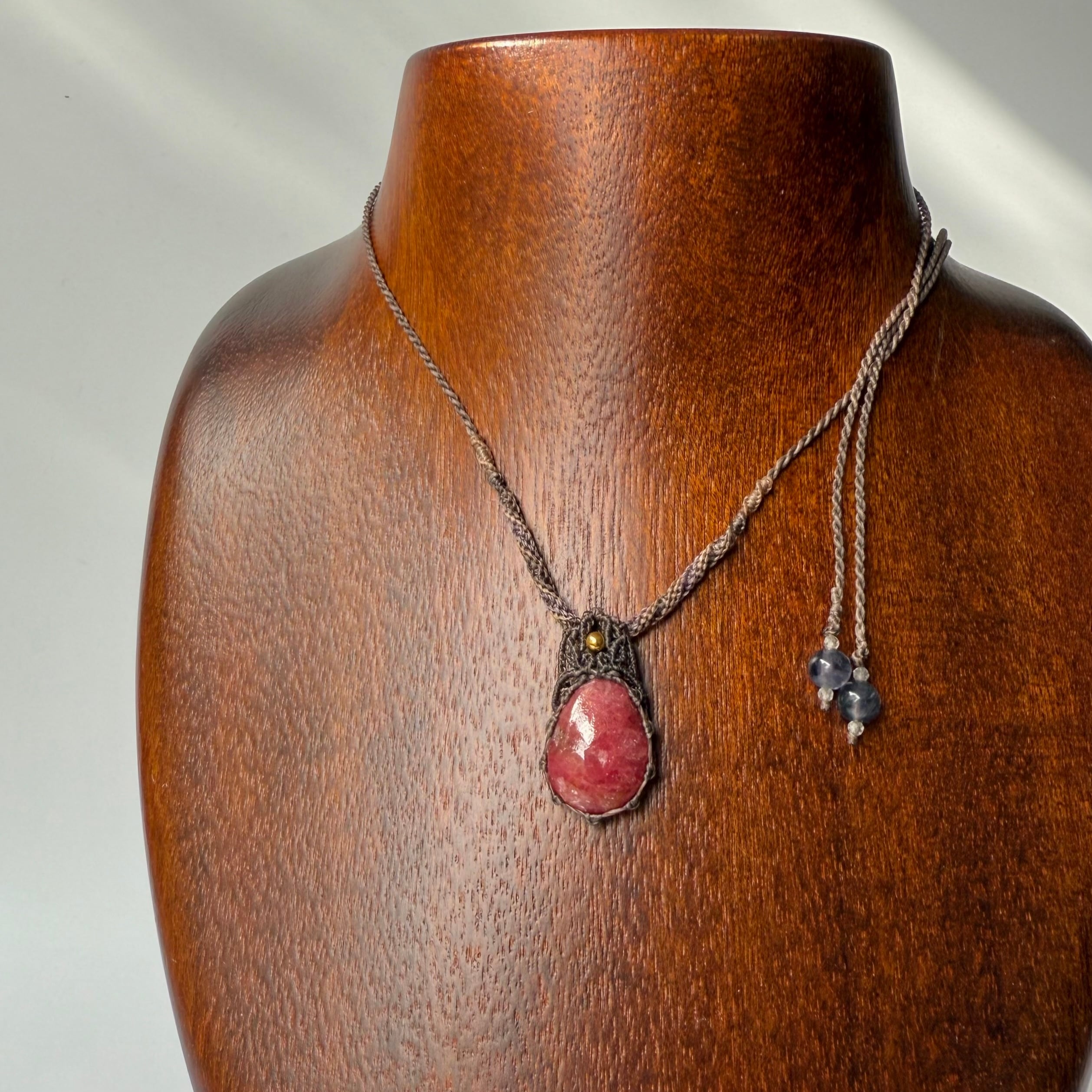 ネット限定 § マクラメ編み § ロードナイト（アンゴラ産） § しずく型