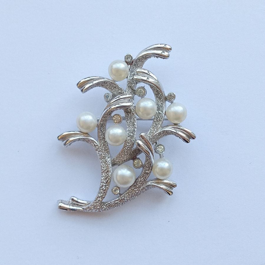 lotuscloud 2528⭐️TRIFARI トリファリヴィンテージブローチ