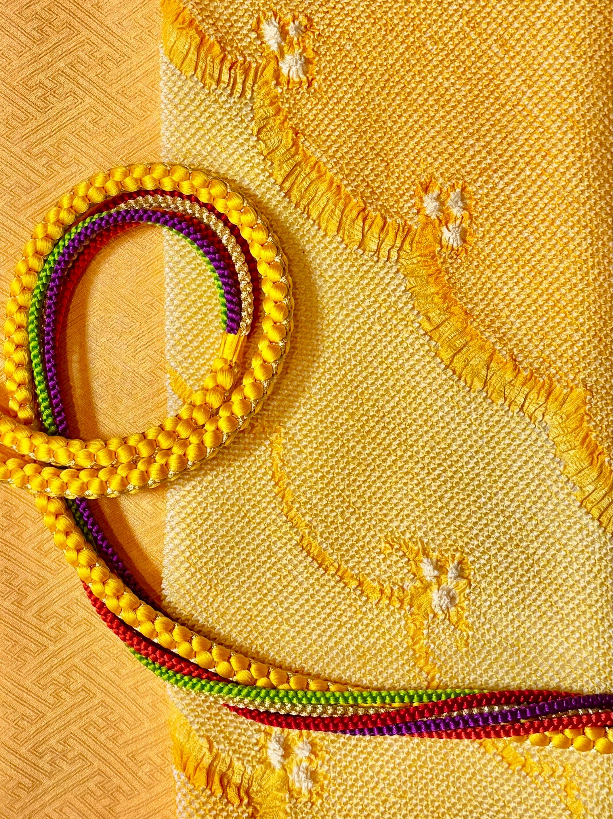 総絞り帯あげ 流水に桜 振袖用 薄群青色×淡黄色 | 絞彩苑種田