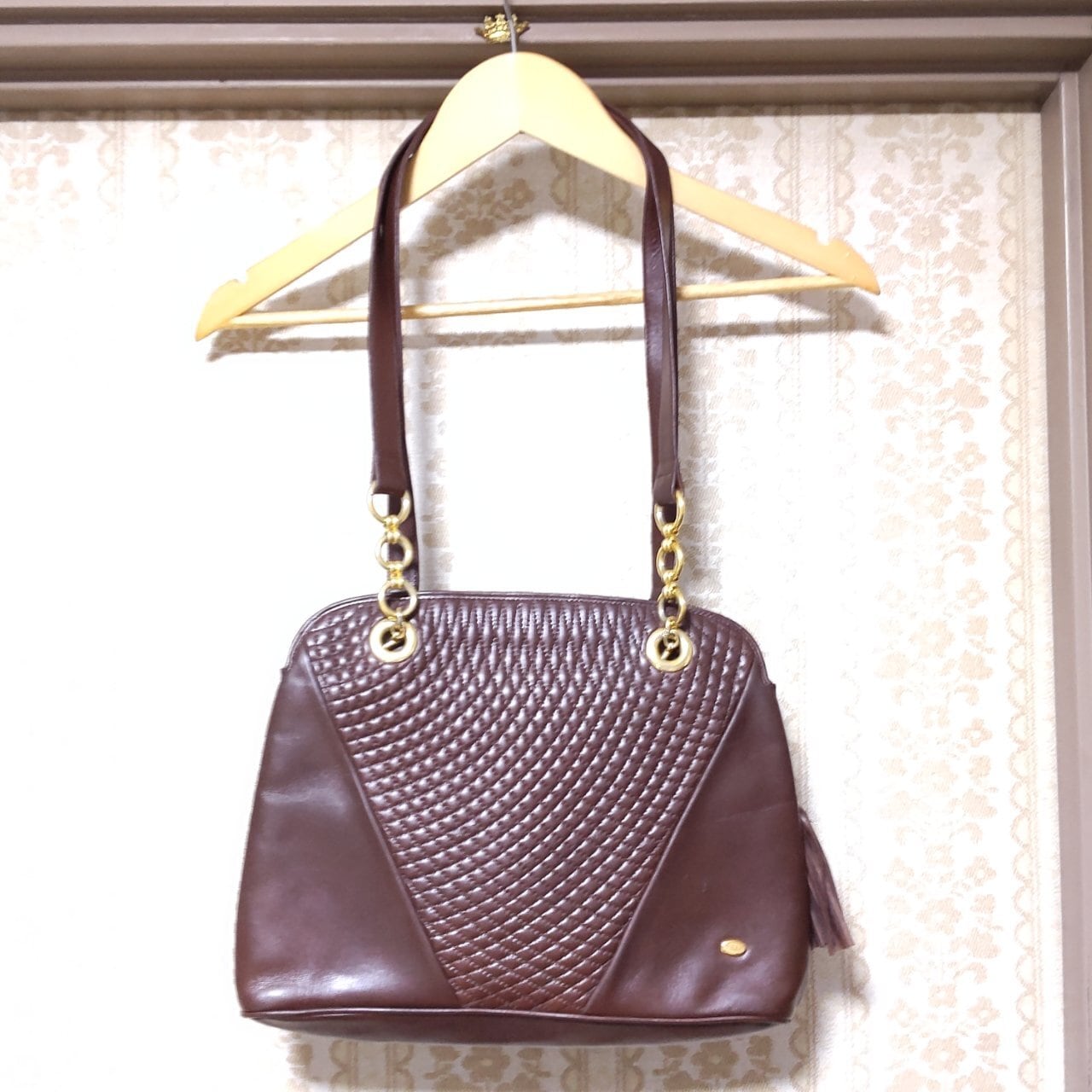 バリー BALLY ショルダーバッグ キルティング 焦げ茶色 ブラウン