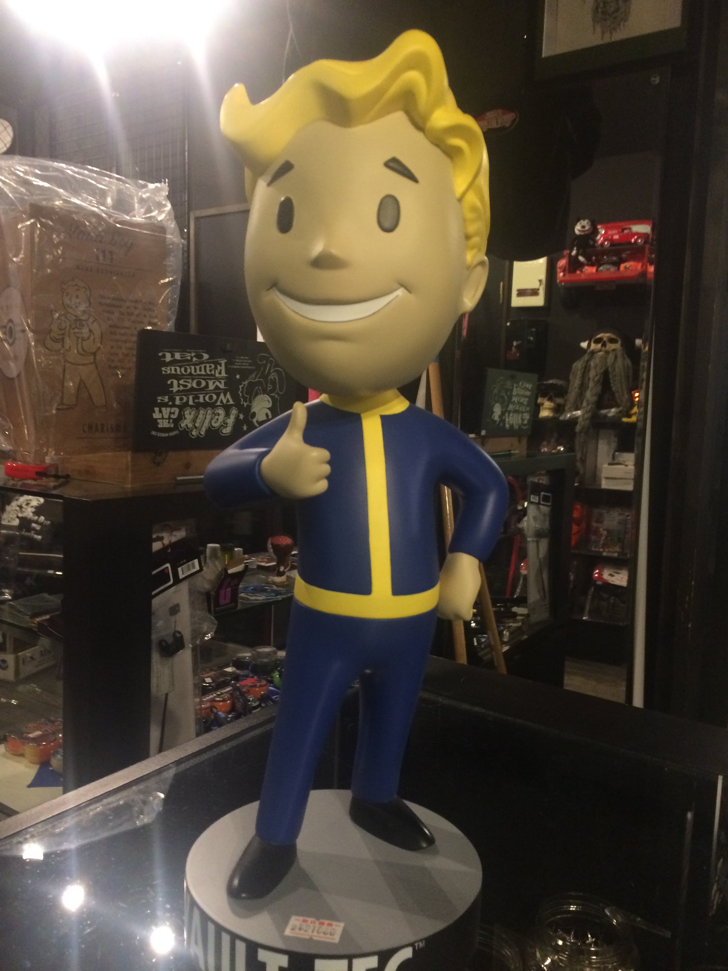 Vault Boy mega bobblhead | PEOPLE EQUAL SHIT