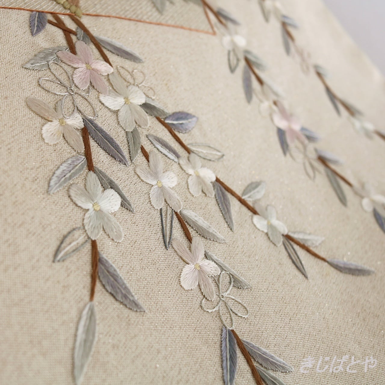 正絹 白地に花の刺繍の袋帯 | きじばとや