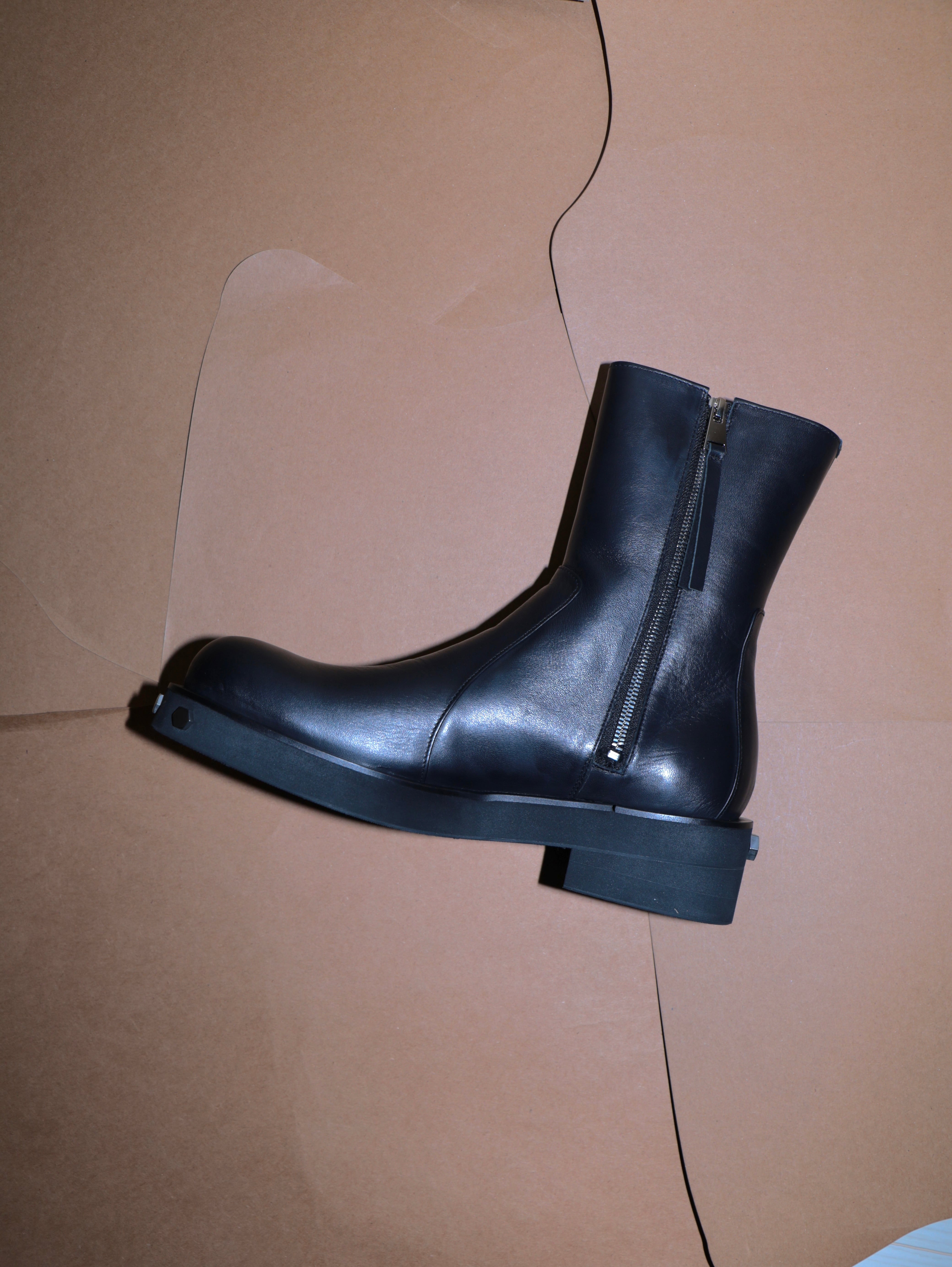BLACK ASTRO ZIP BOOTS | OUAT