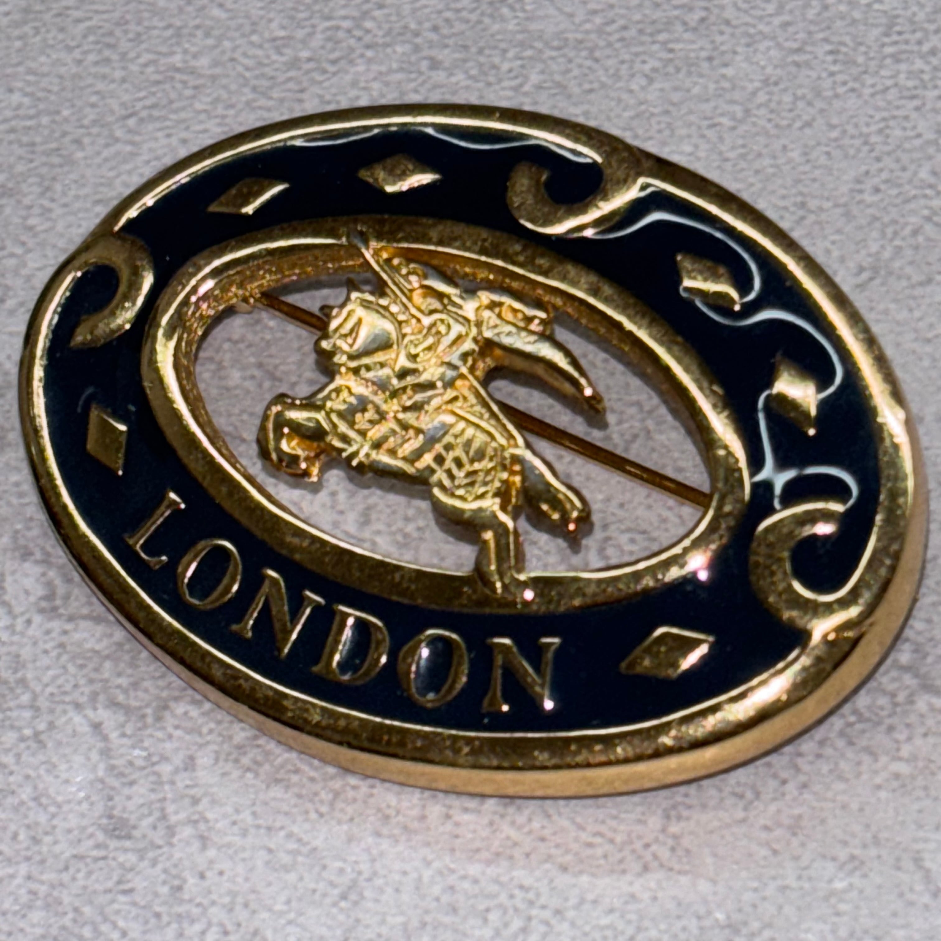 80-90s burberrys brooch バーバリー ブローチ | no pain no gain(ノー