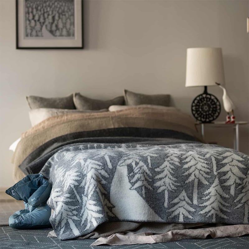 数量限定］ウール シングル ブランケット HOUSE IN THE FOREST by mina