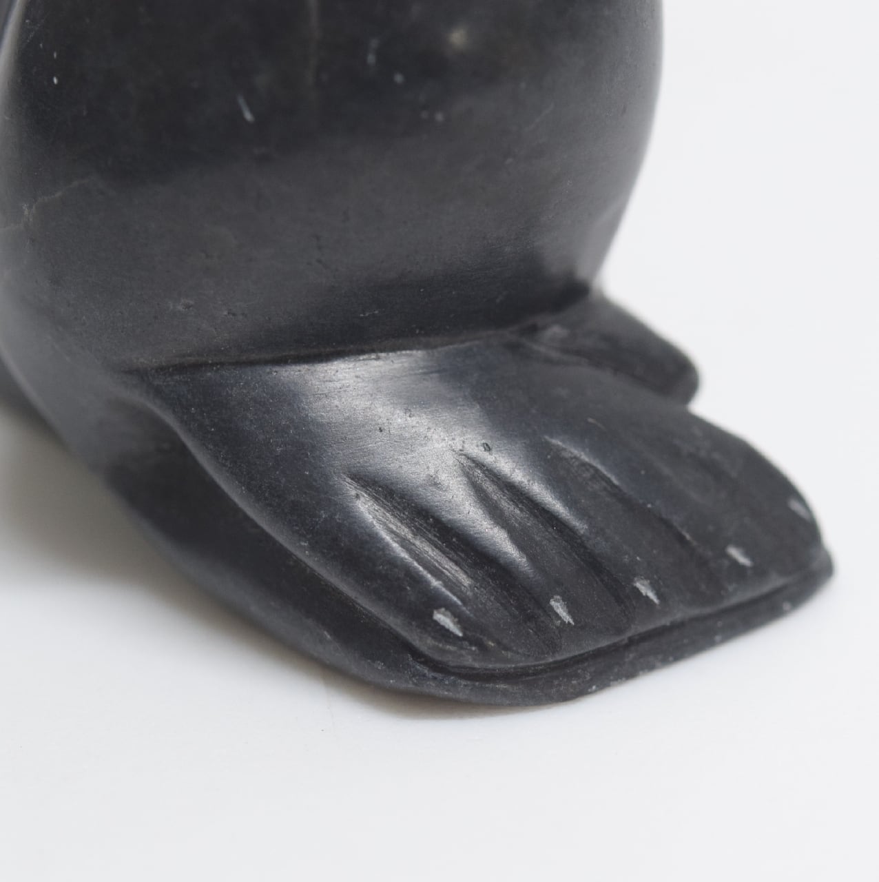 カナダ エスキモーアート（イヌイットアート） アシカ 石の彫刻