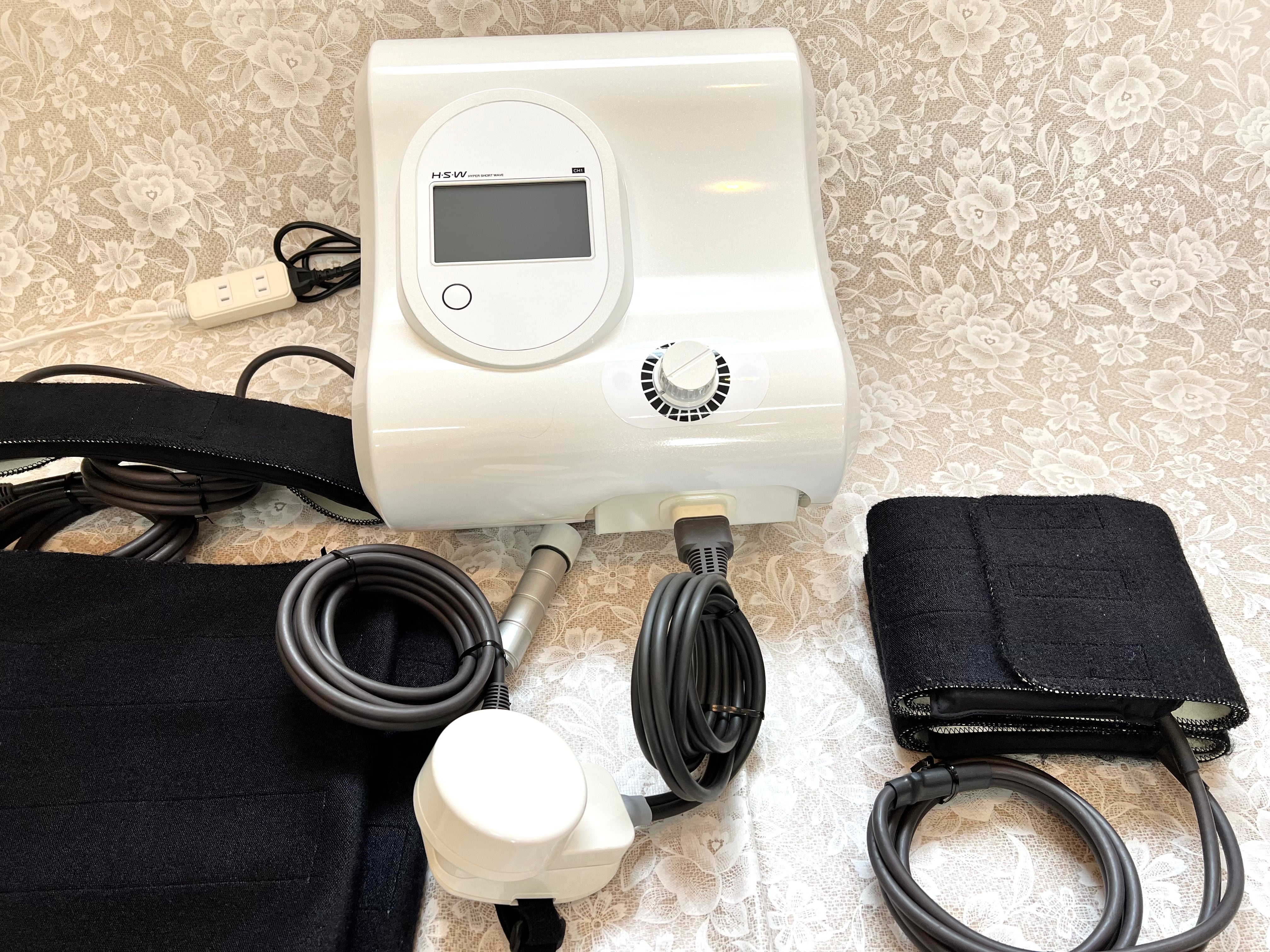 クワトロバーストキャビプレミア キャビテーション EMS RF 美容機器