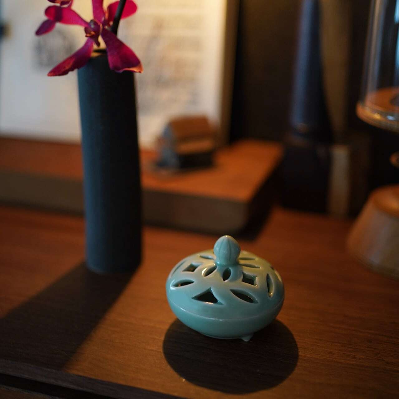 青磁/豆香炉/七宝透かし彫り | 鍋島焼窯元 市川冬山