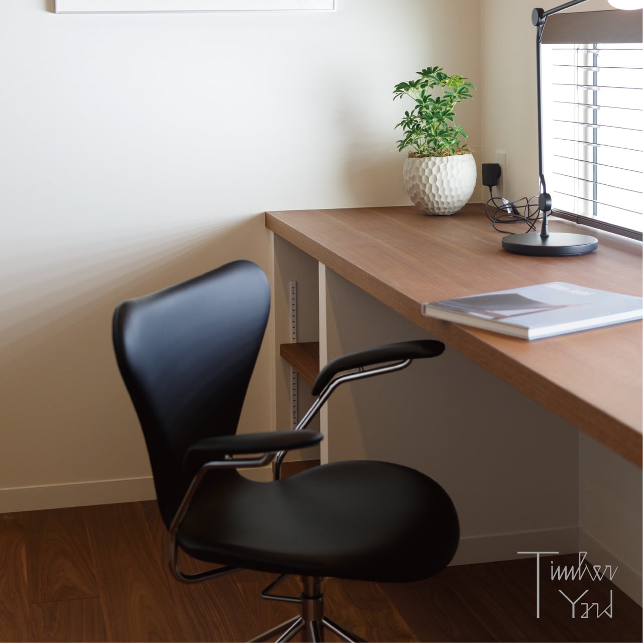 セブンチェア（3217）アーム / キャスター付き フルパディング