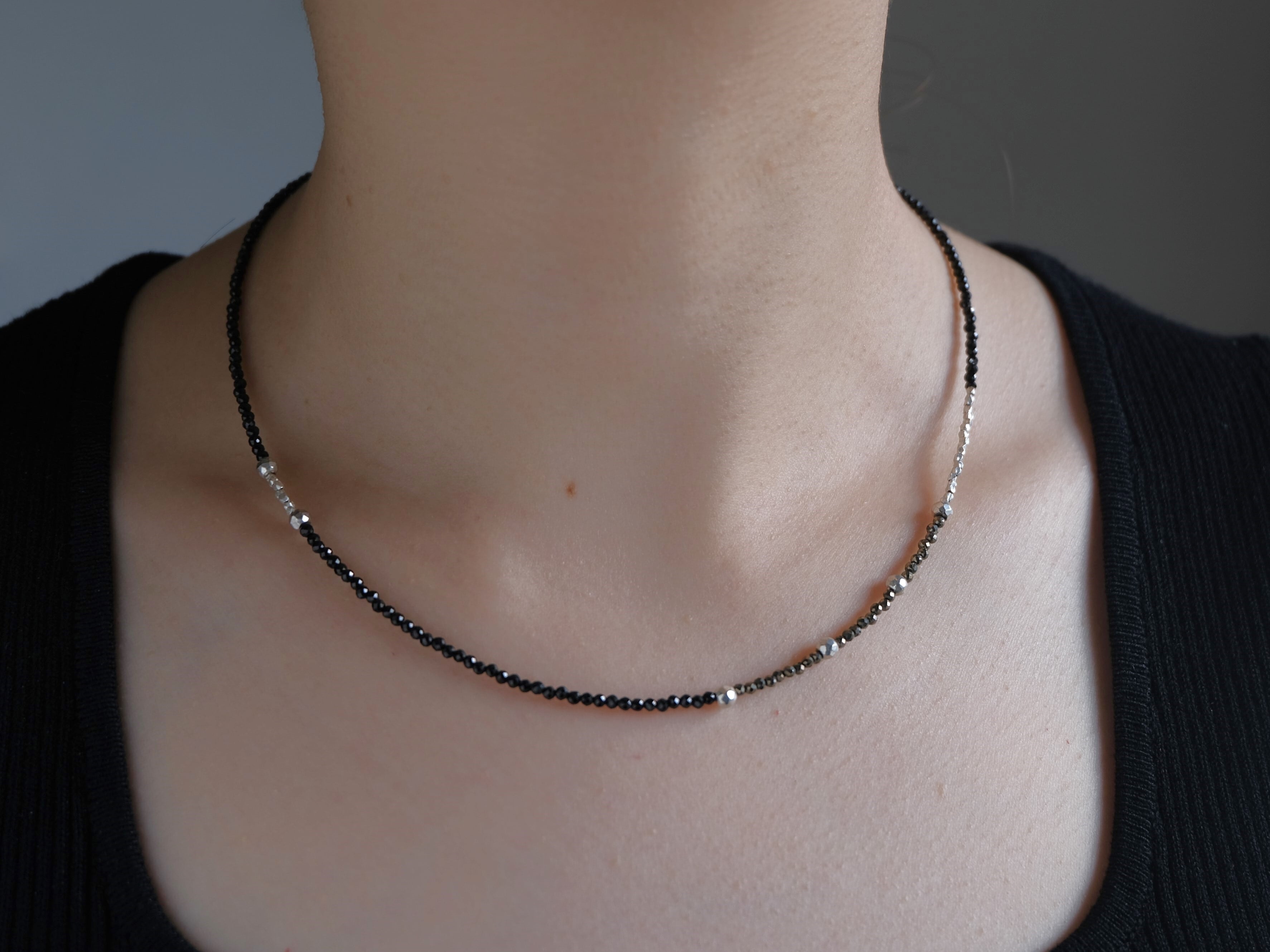 svart og pýrít necklace：天然石ブラックスピネル&パイライト