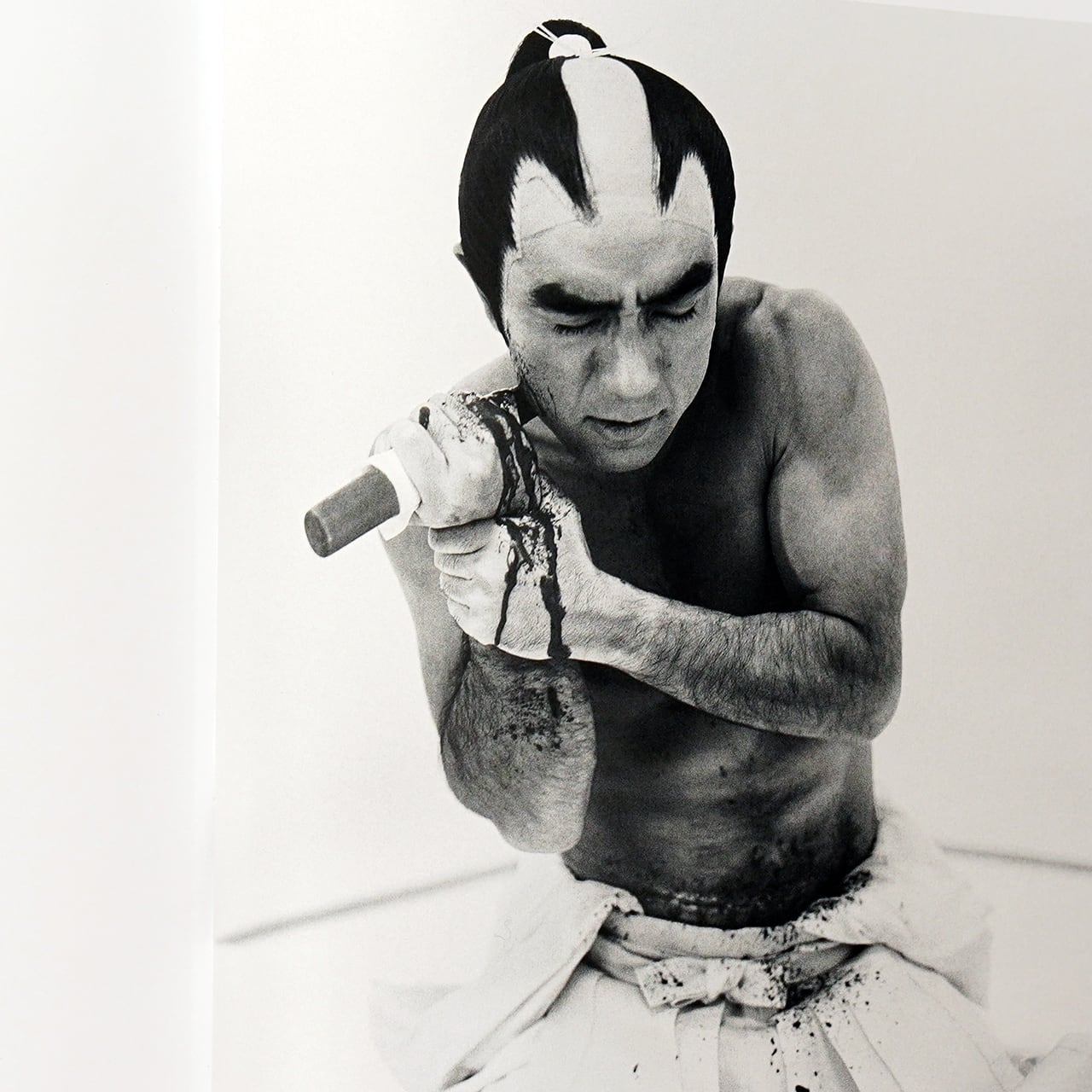 YUKIO MISHIMA : THE DEATH OF A MAN 篠山紀信 | タイムカプセル