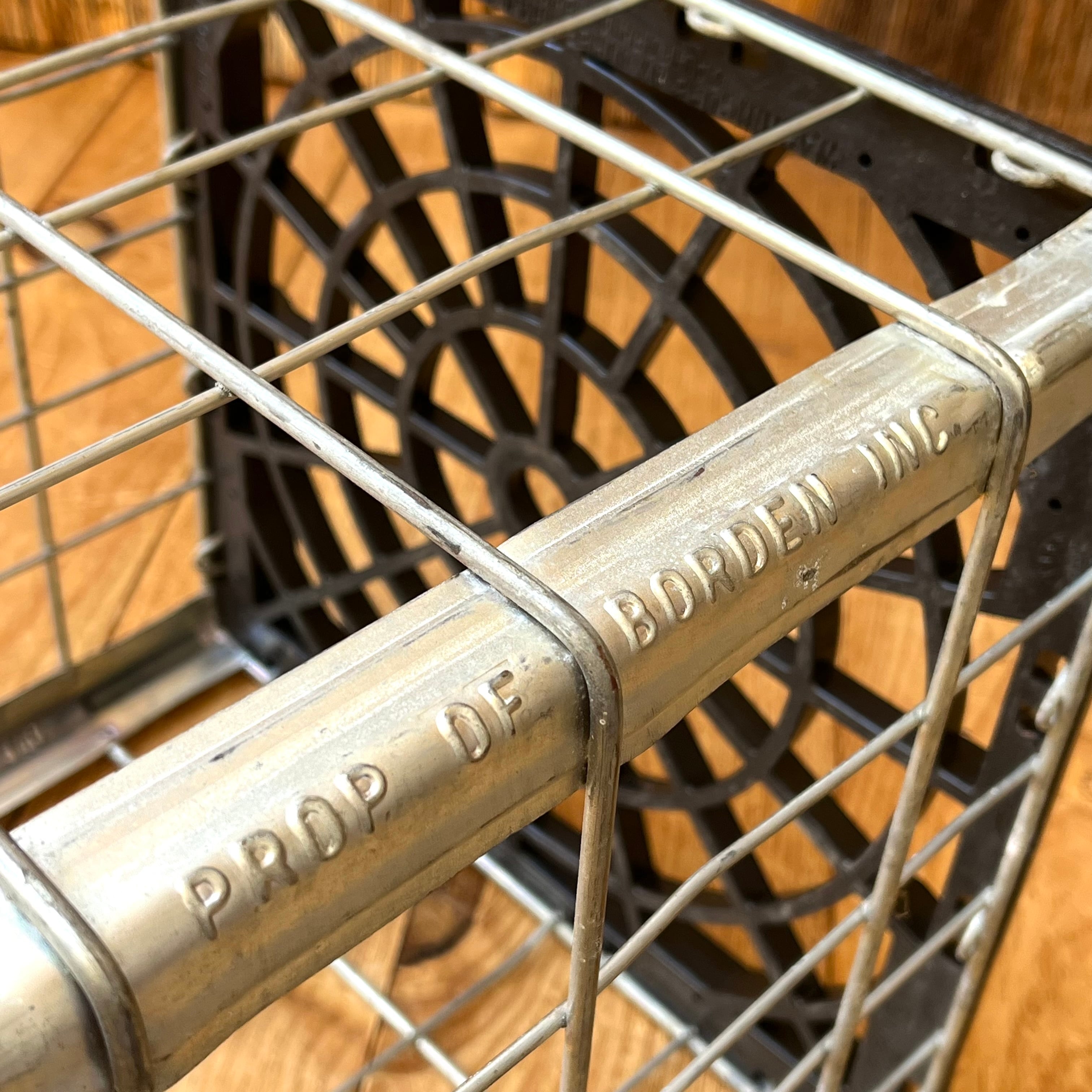 Vintage Wire Milk Crate ミルククレート 店舗 ショップ ディスプレイ