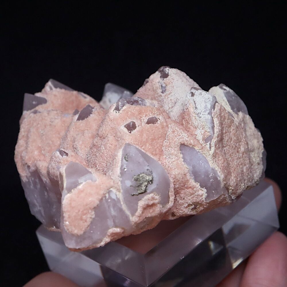 ロードクロサイト in クォーツ インカローズ 菱マンガン鉱 188.7g